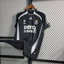 Camisa Retrô Real Madrid 06/07 - Two Guest Edition